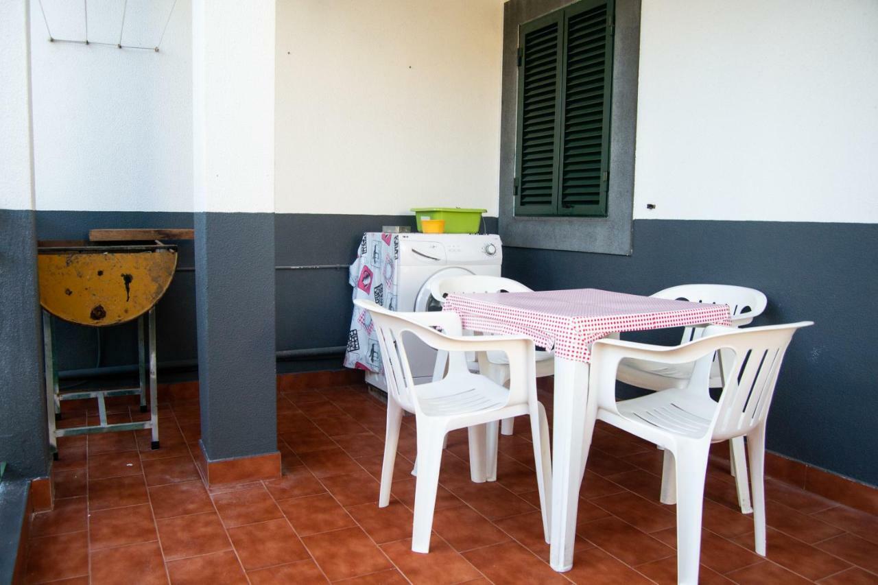 House Lobos Village
