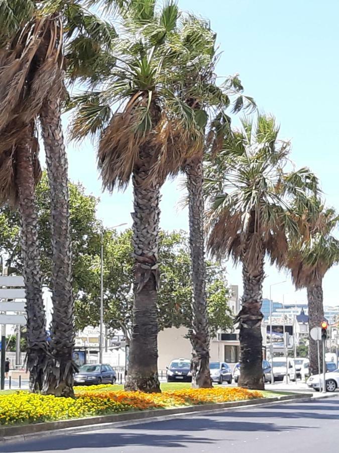 Cascais-estoril Beachfront Apartment *