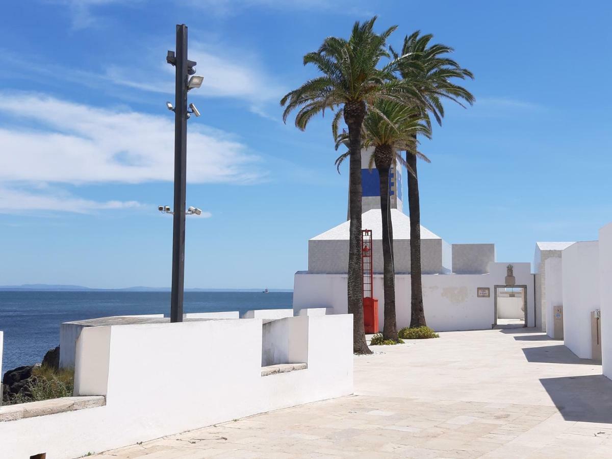 Cascais-estoril Beachfront Apartment