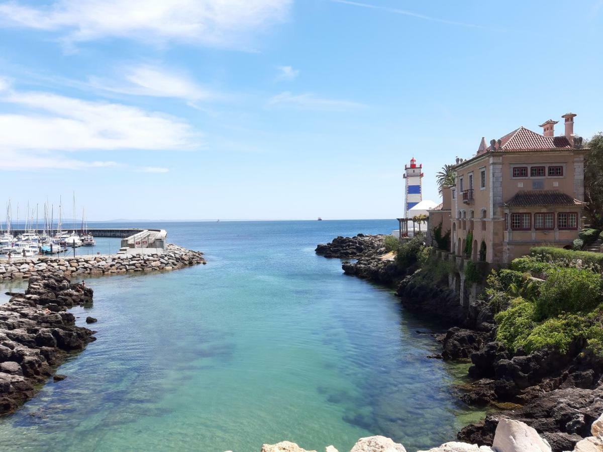Cascais-estoril Beachfront Apartment