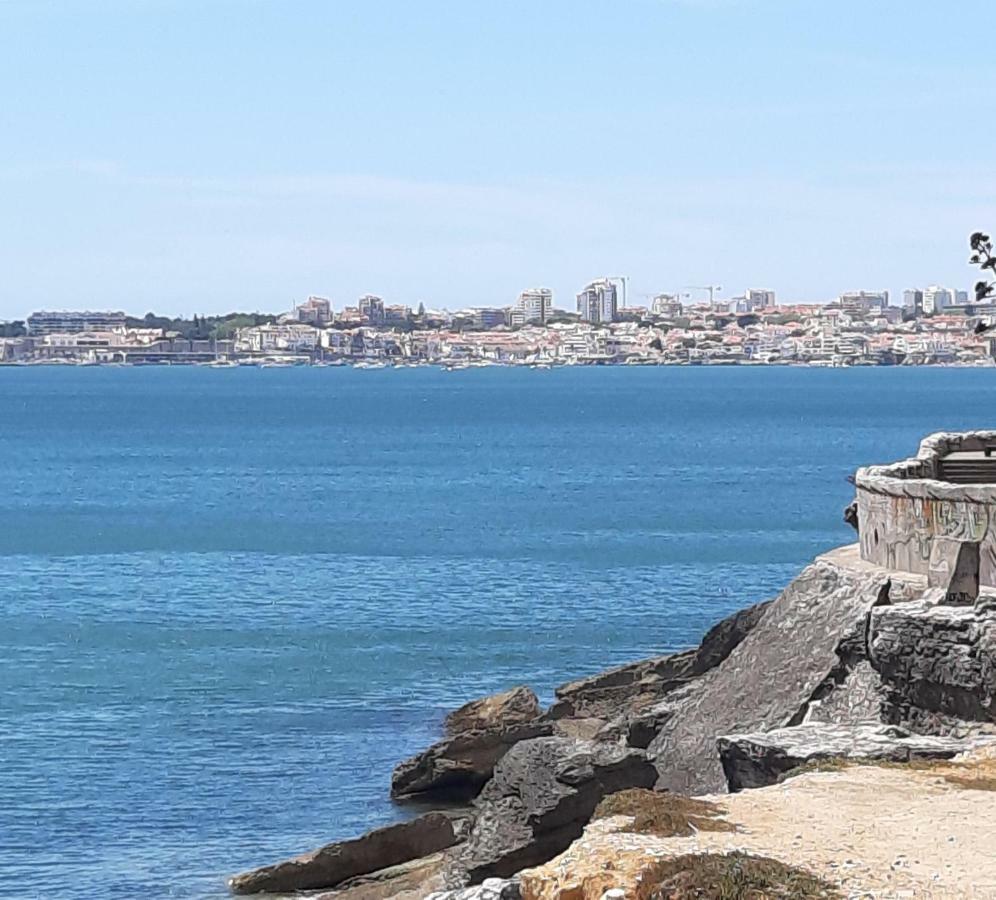 Cascais-estoril Beachfront Apartment