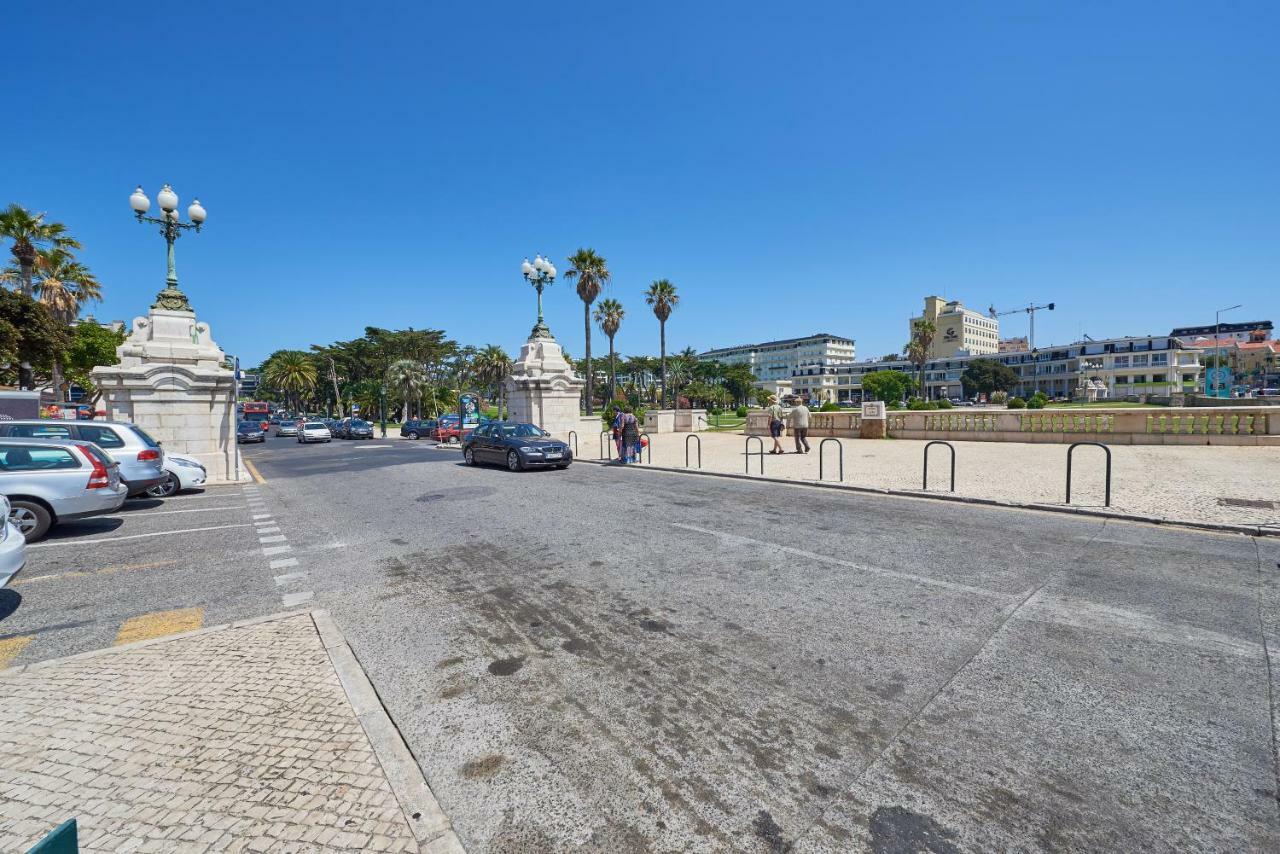 Cascais-estoril Beachfront Apartment