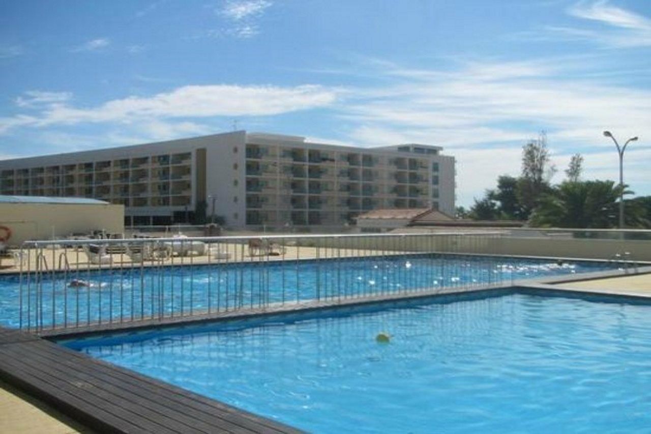 Yellow Hotel