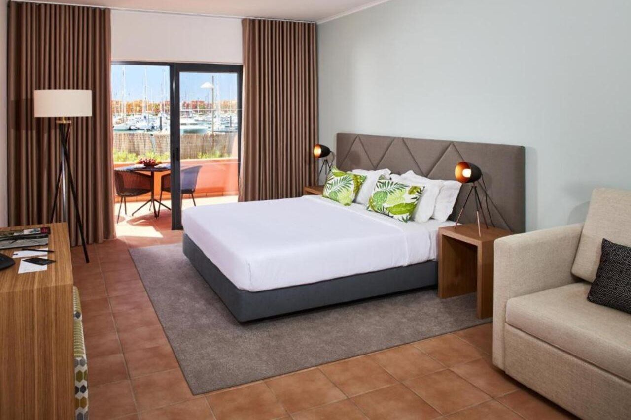 Nh Marina Hotel