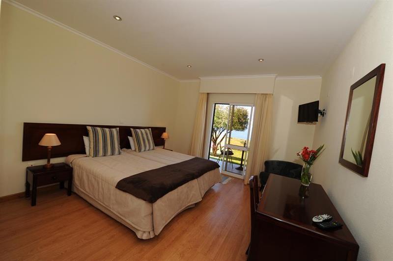 Residencial Farol Bed & Breakfast 3*
