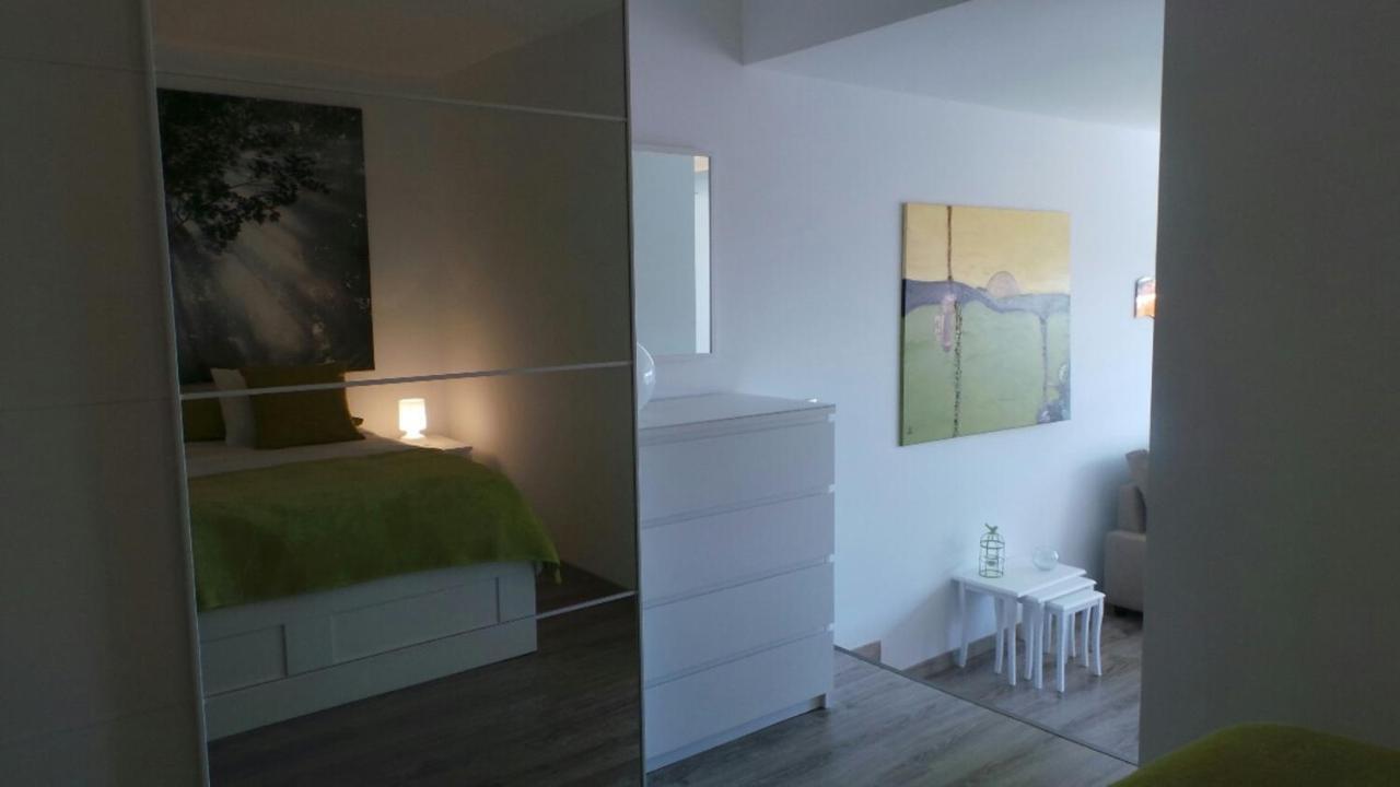 Ventur Balcony Apartment