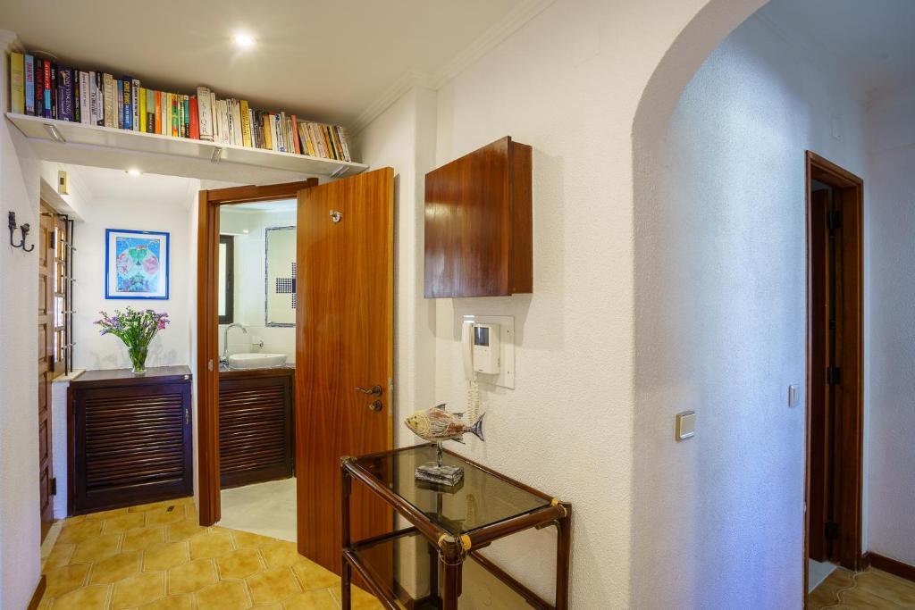 Apartment House *