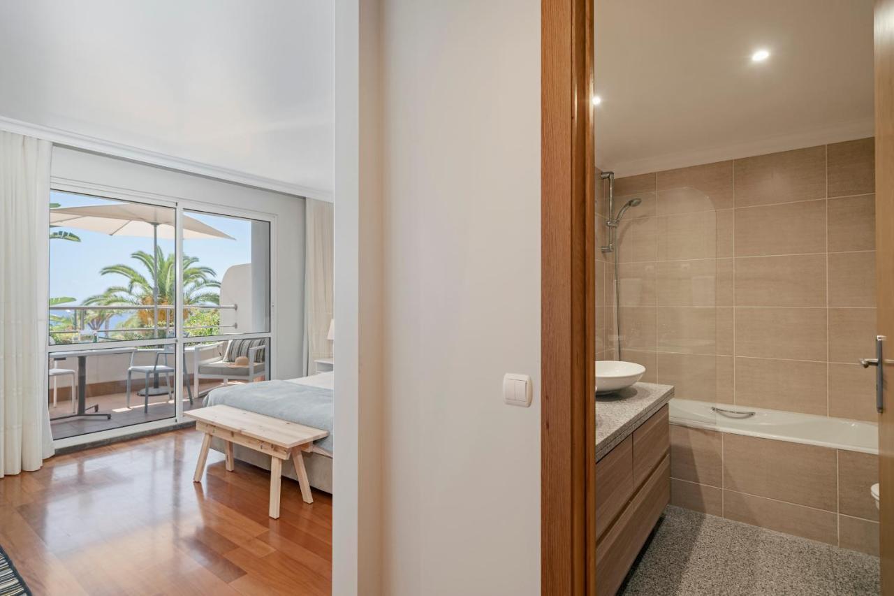 Grand I By An Island Apartment