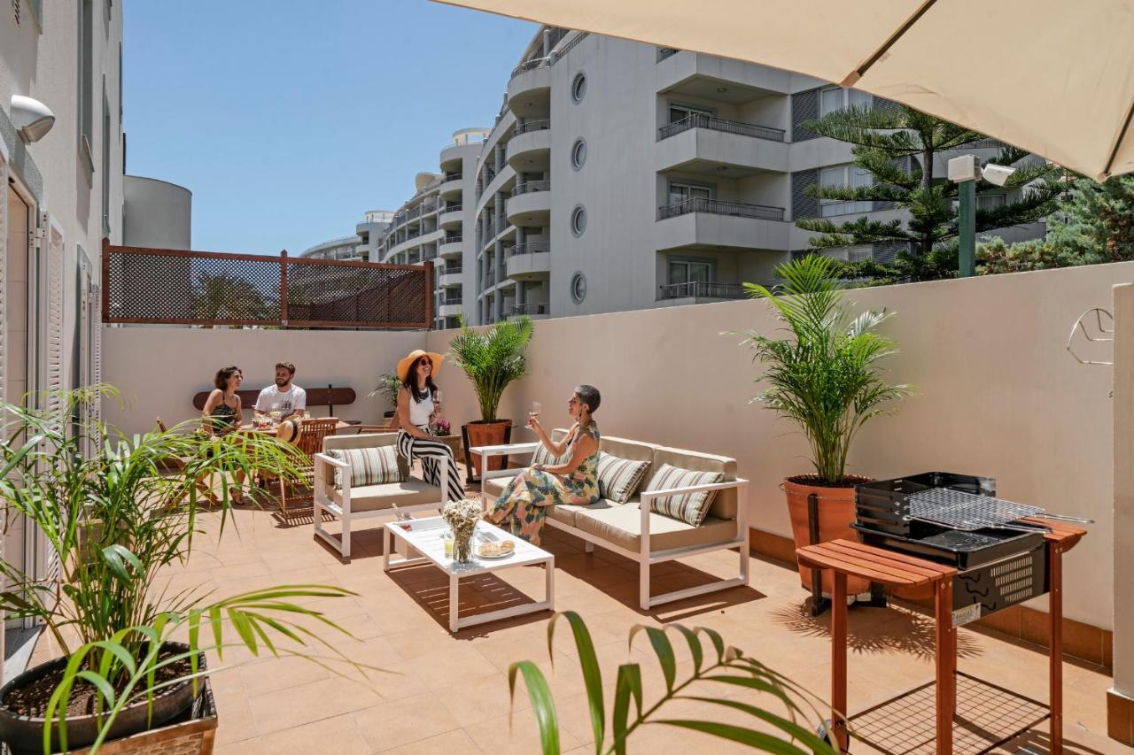 Grand I By An Island Apartment