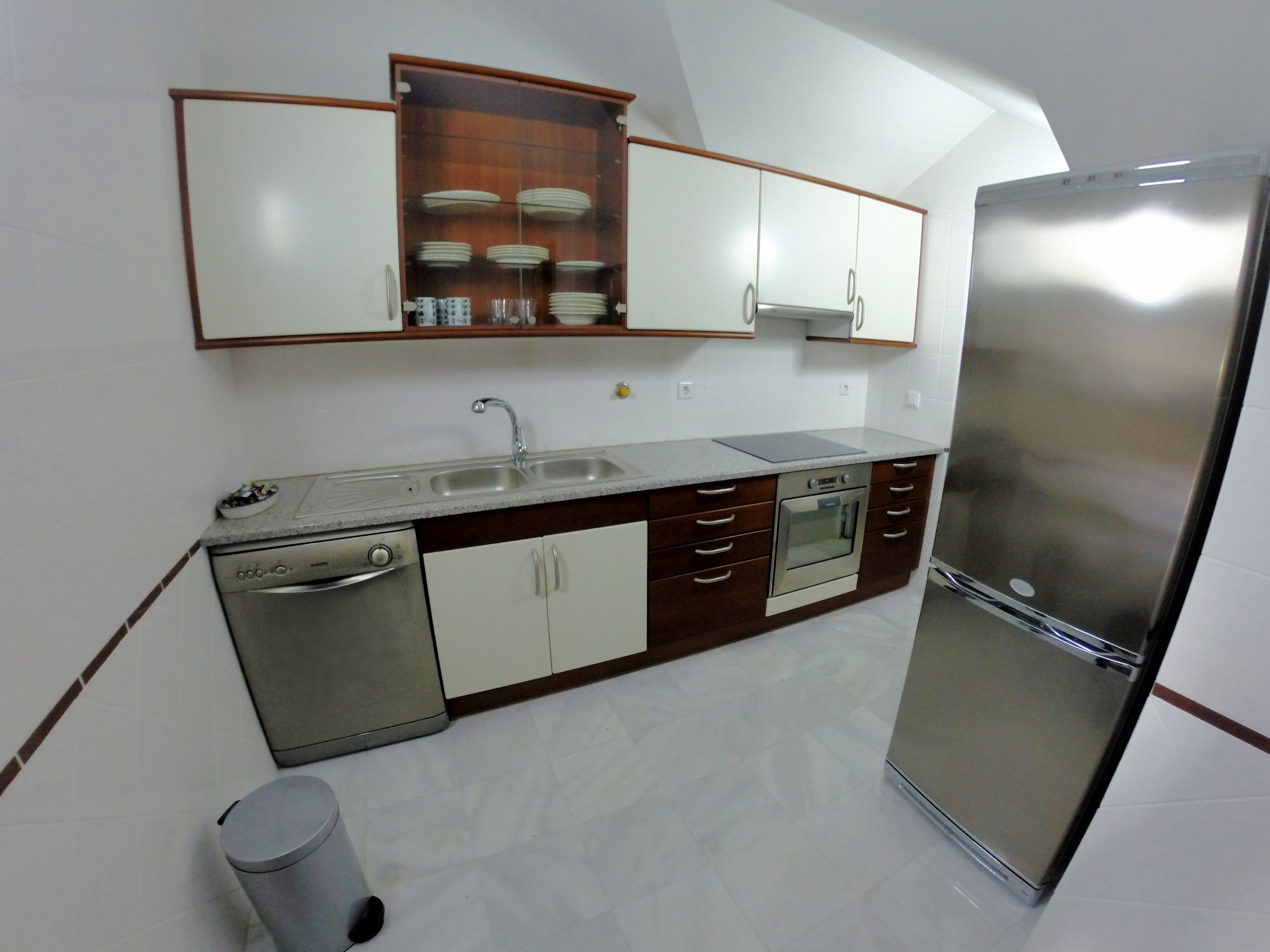 Finest Rentals - Beachfront Penthouse Apartment