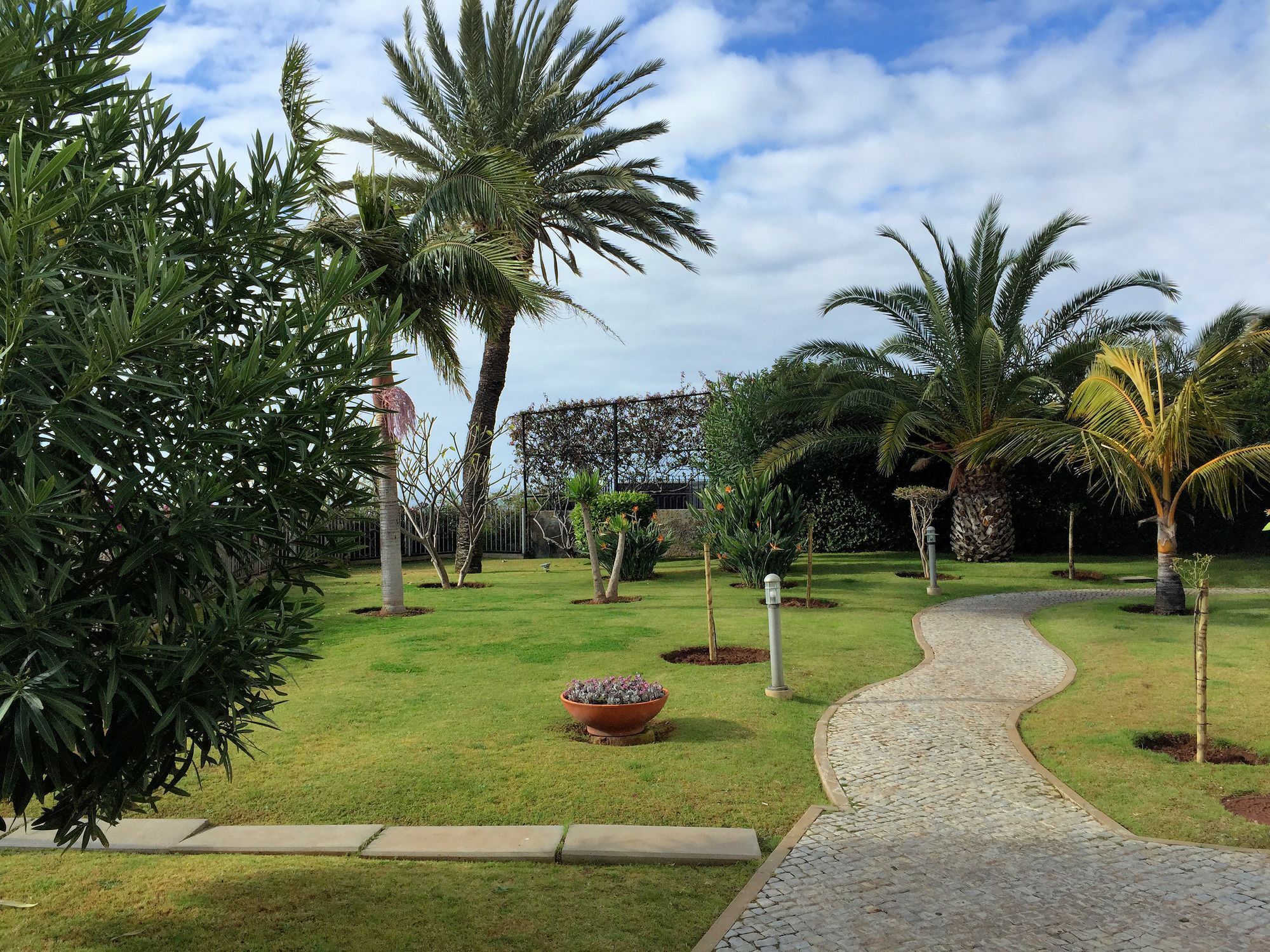 Finest Rentals - Beachfront Penthouse * Funchal (Madeira)