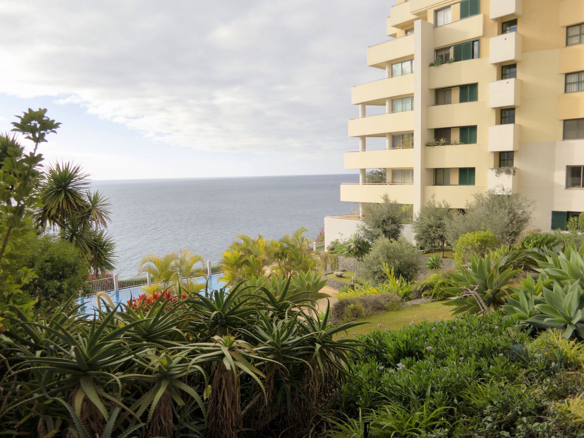 Apartment Finest Rentals - Beachfront Penthouse
