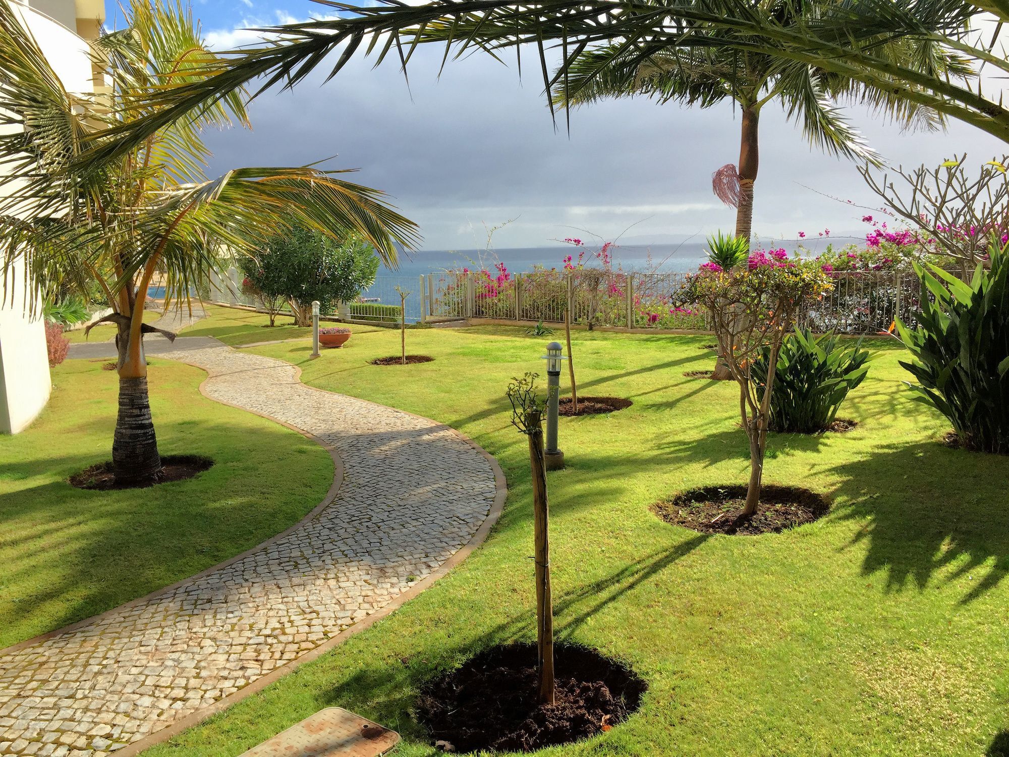 Finest Rentals - Beachfront Penthouse Apartment