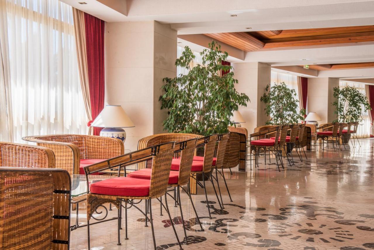 Gale Ampalius Hotel 4*