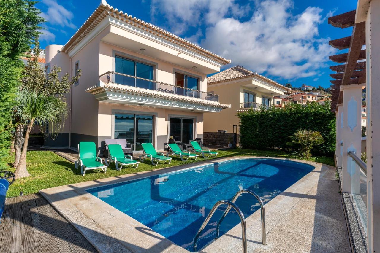 Villa Longueira *