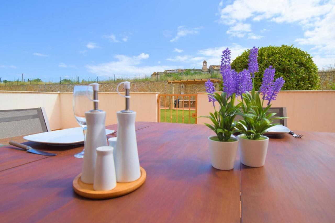 Private Large Terrace Facing The Swimming Pool Apartment