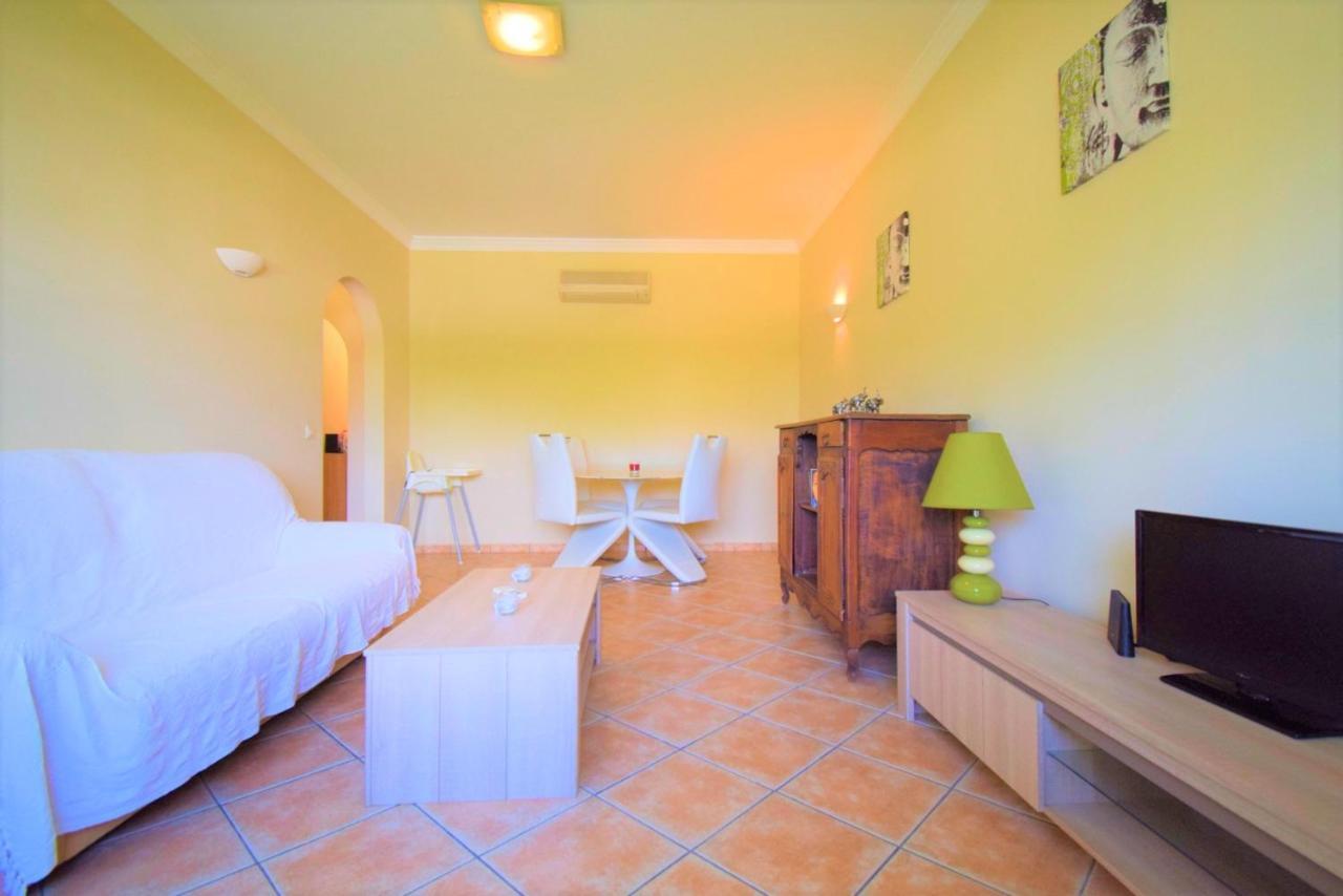 Apartment Private Large Terrace Facing The Swimming Pool Guia (Faro)