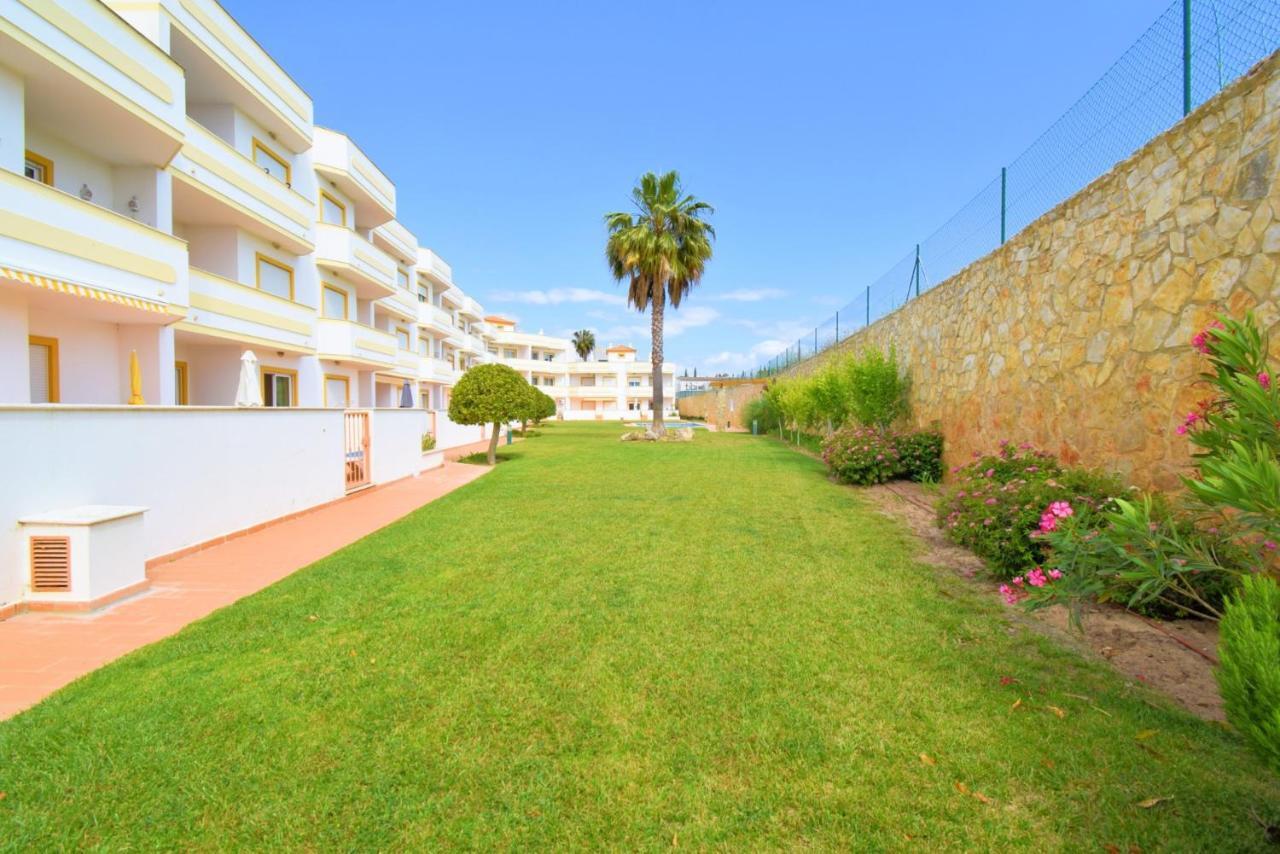 Apartment Private Large Terrace Facing The Swimming Pool Guia (Faro)