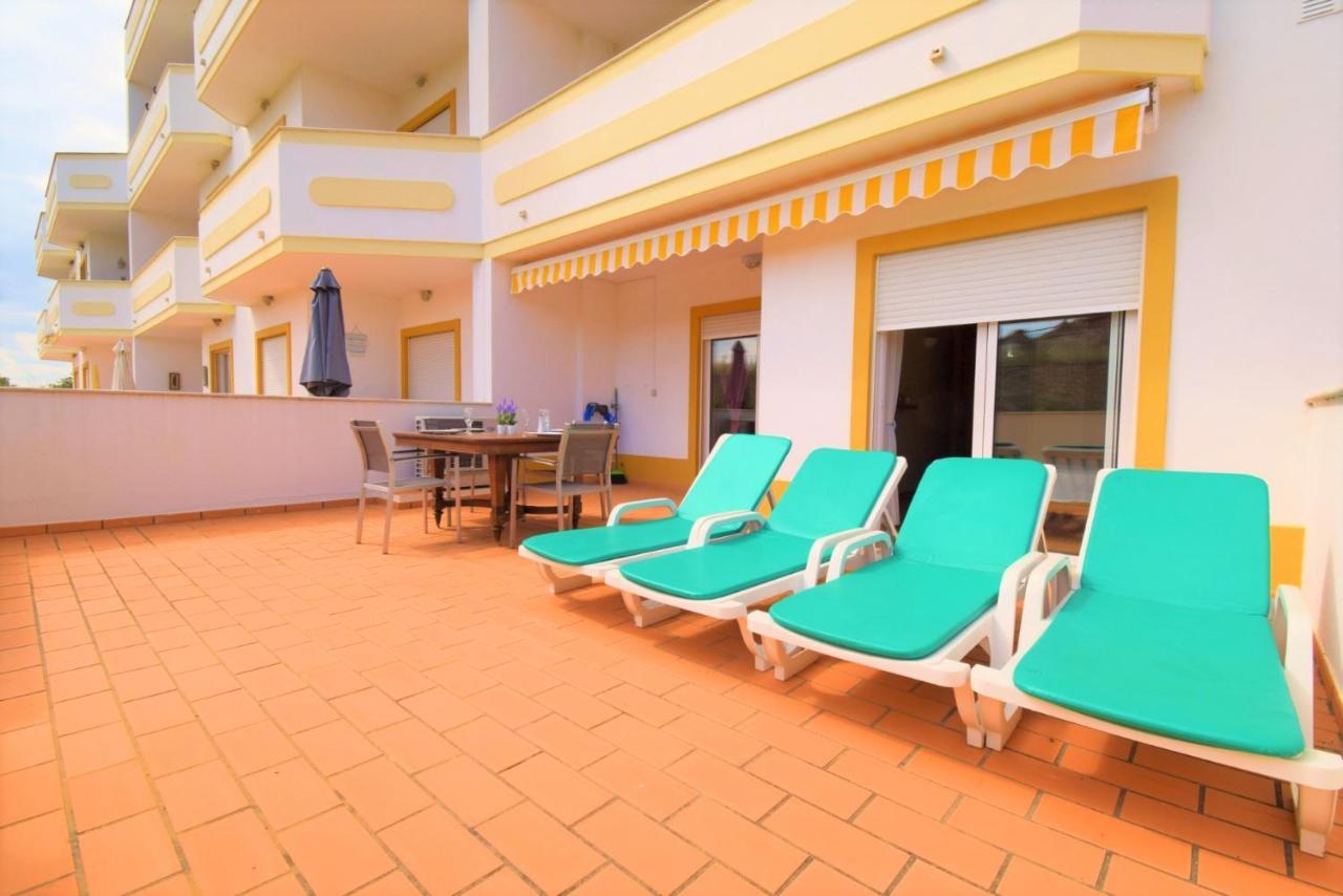 Apartment Private Large Terrace Facing The Swimming Pool Guia (Faro)