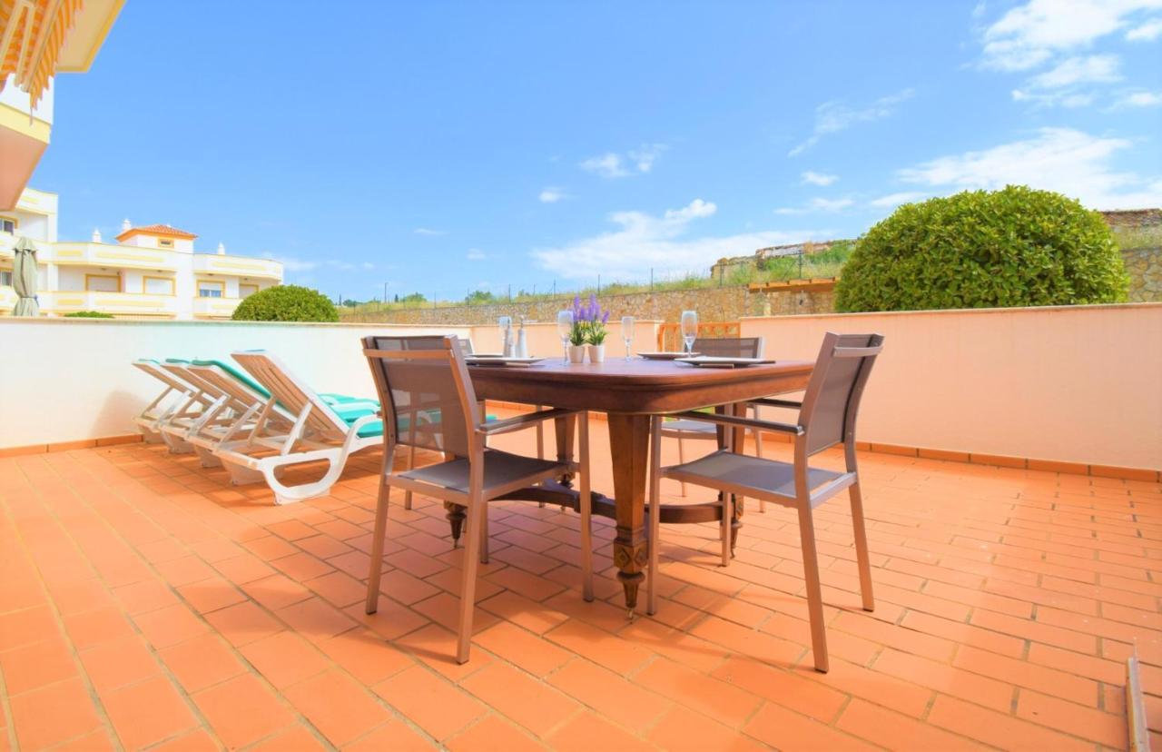 Private Large Terrace Facing The Swimming Pool * Guia (Faro)