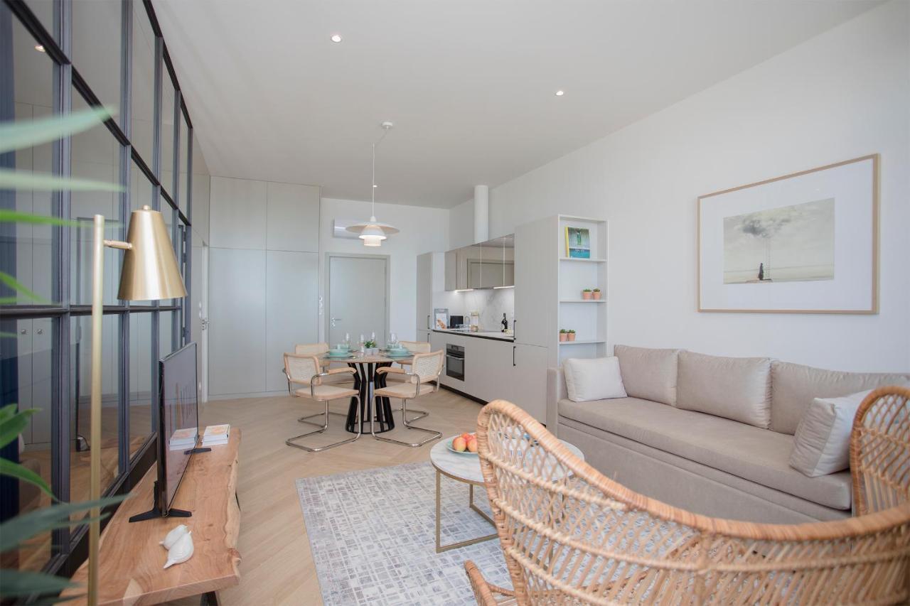 Liiiving In - Luxury Beachfront Apartamento Porto