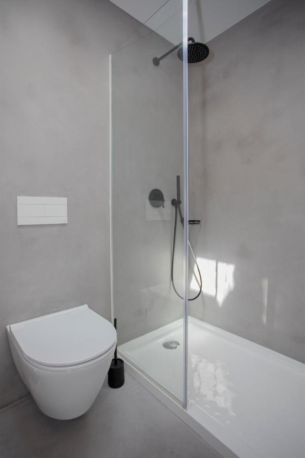 Liiiving In - Luxury Beachfront Apartamento *
