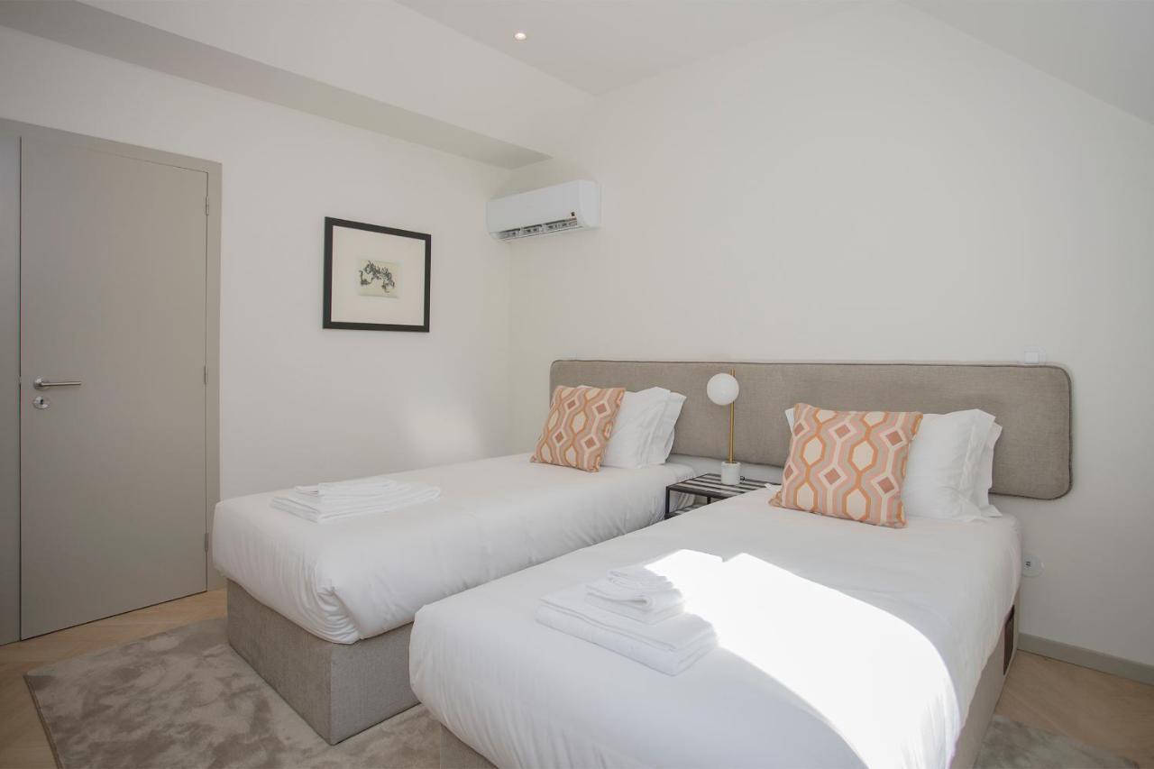 Liiiving In - Luxury Beachfront Apartamento