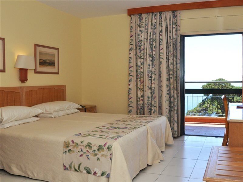 Dom Pedro Garajau Hotel 3*