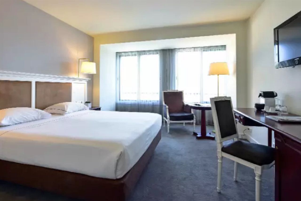 Tivoli Hotel 4*