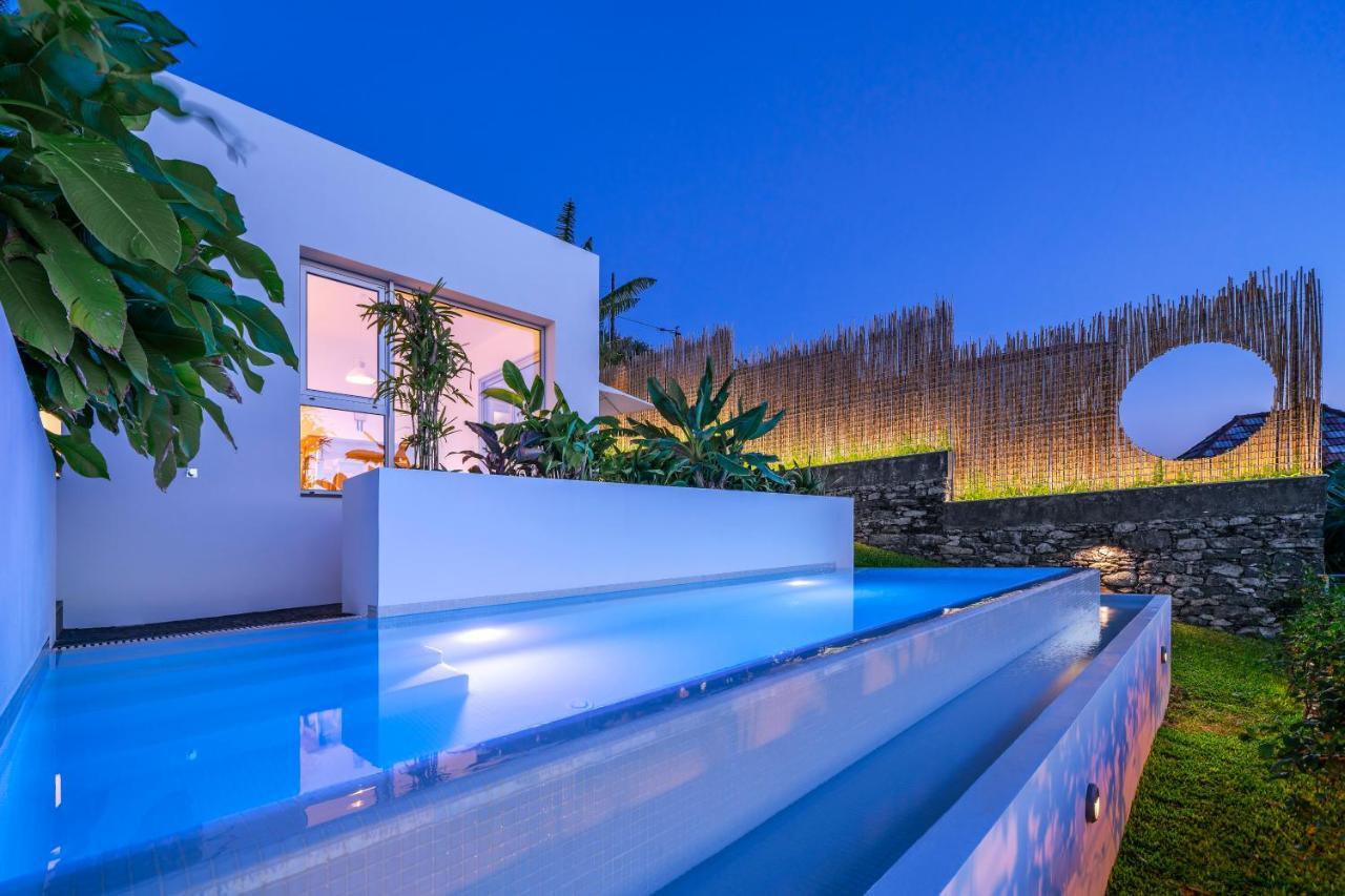 Casas Da Vargem Shared Swimming Pool By An Island Holiday home *