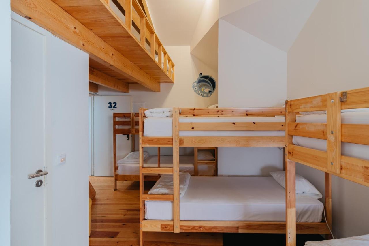 Hostal Happy & *