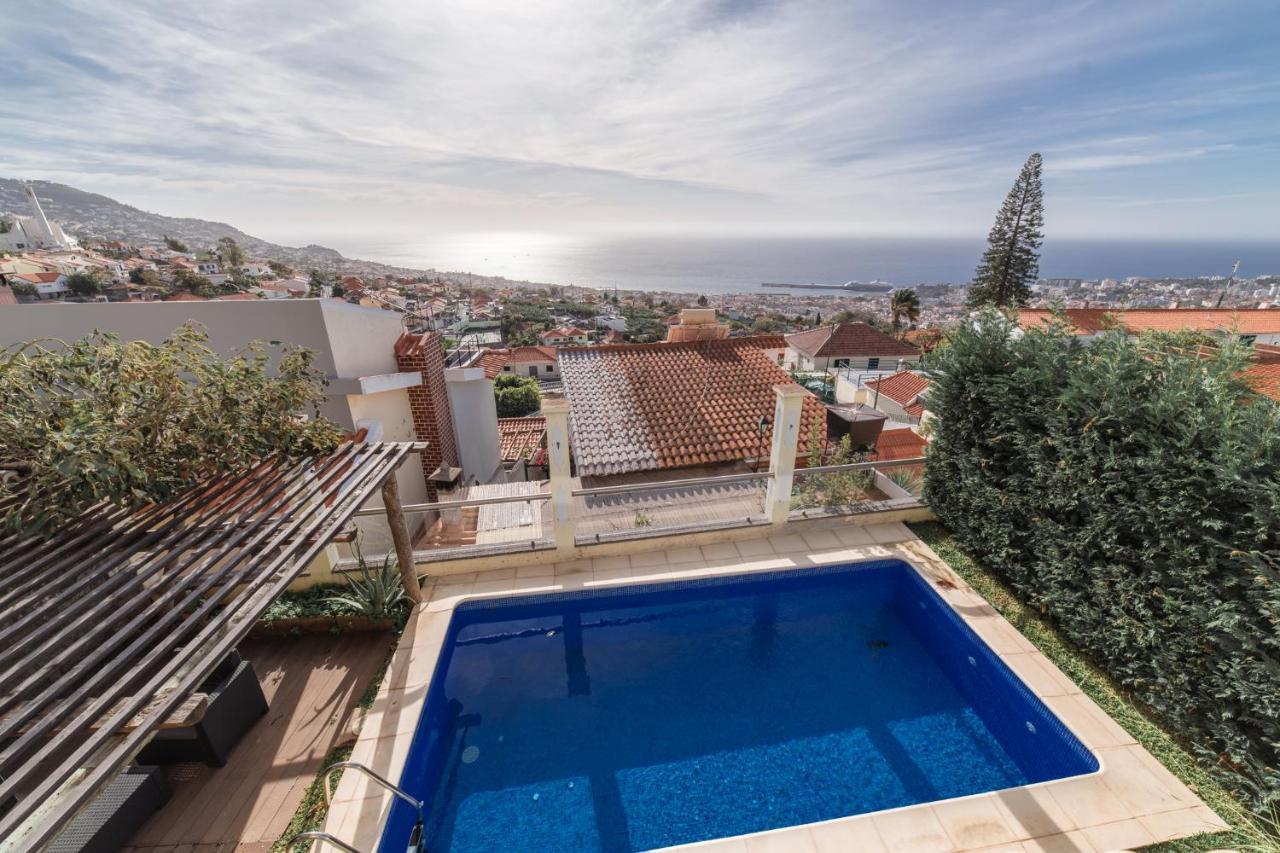 Villa Longueira Villa