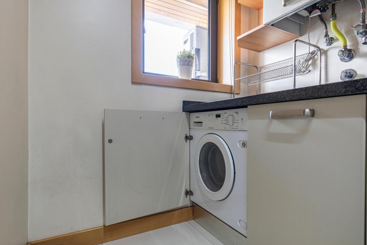 Lovelystay - Modern In Anjos Apartment