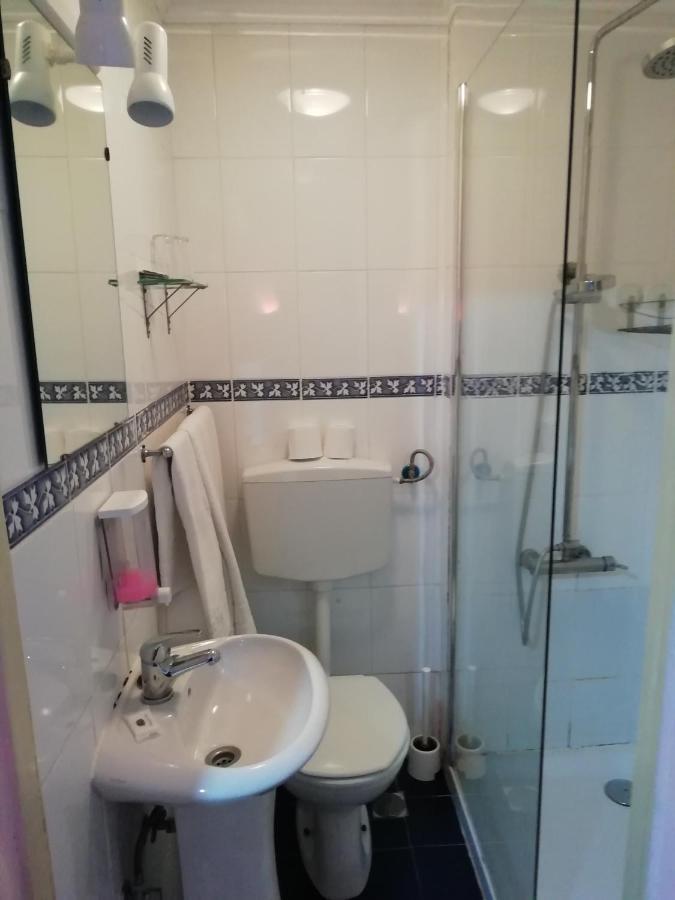 Residencial Camoes Bed & Breakfast