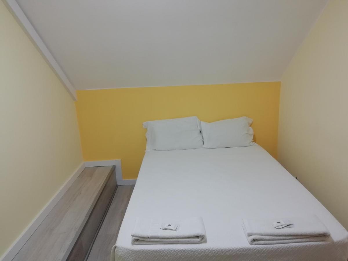 Residencial Camoes Bed & Breakfast