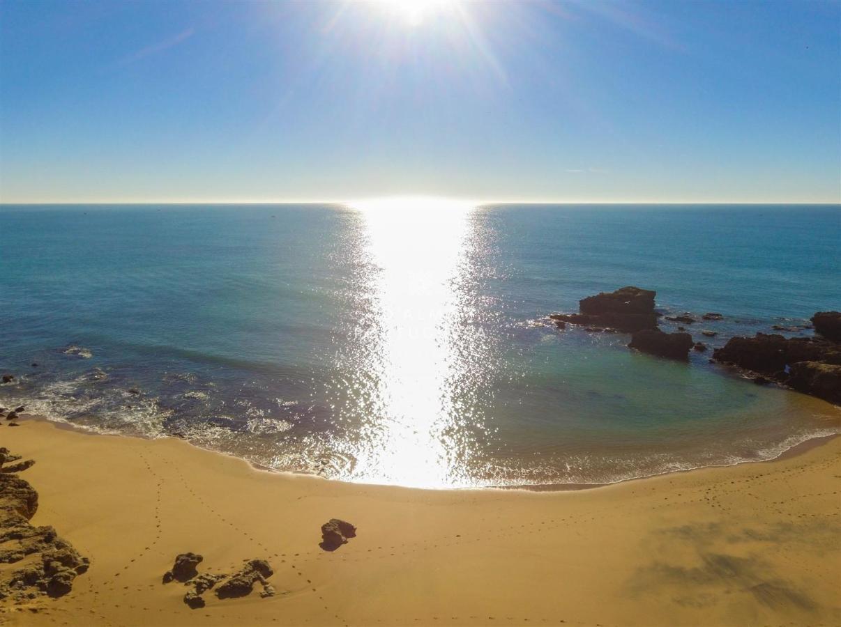 Aveiros Beach- D'alma Amado
