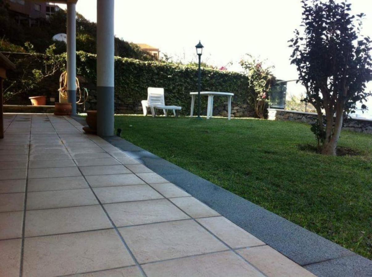 Lovely Sea View 3-bed House In P Delgada Madeira