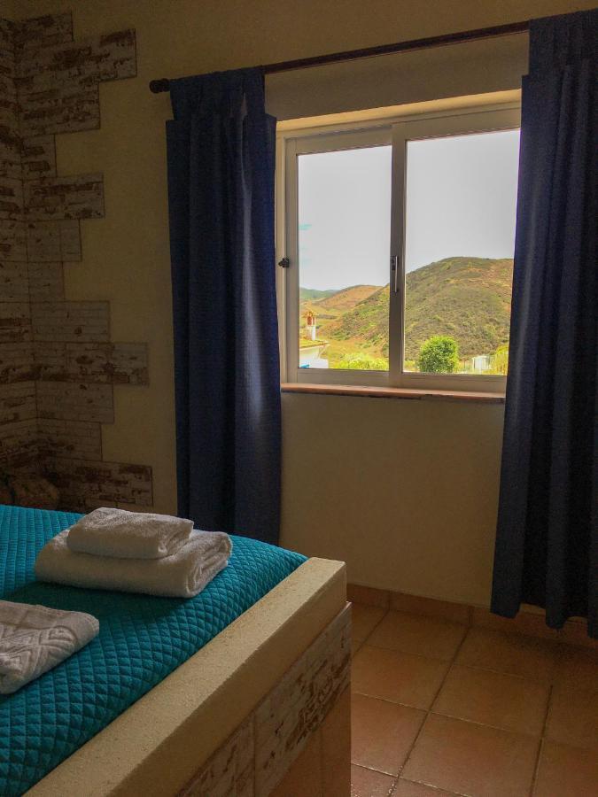 Carrapateira Lodge *