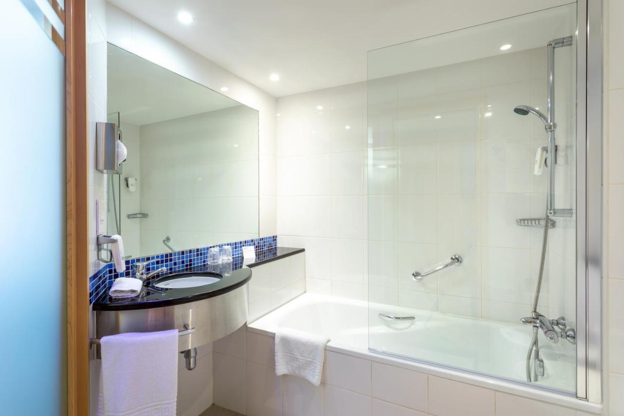 Hotel Express Lisbon-oeiras, An Ihg 3*
