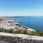 Beach Sea View Apartment