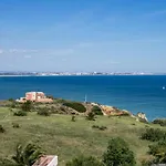 Wow Sea View, 200Mts To Beach & 10 Min To Downtown
