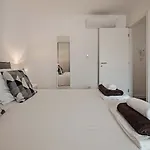 9 Furnas Villa