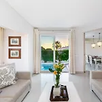 Whome | Prime Hideaway Luxury Villa