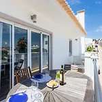 Mariners - Bright And Stylish Apartment - Walk To The Beach