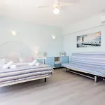 Mariners - Bright And Stylish Apartment - Walk To The Beach