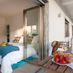 Beachouse - Surf, Bed & Breakfast