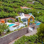 Villa do Mar IV by OurMadeira