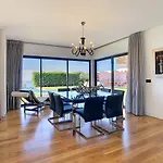 Villa Vitoria - by MHM