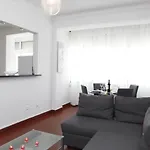 Comfortable And Central Apartment Cascais