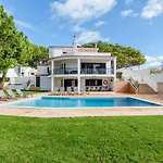 Villa Protea - 5 Bedroom, Beach, Air-Con, Wifi